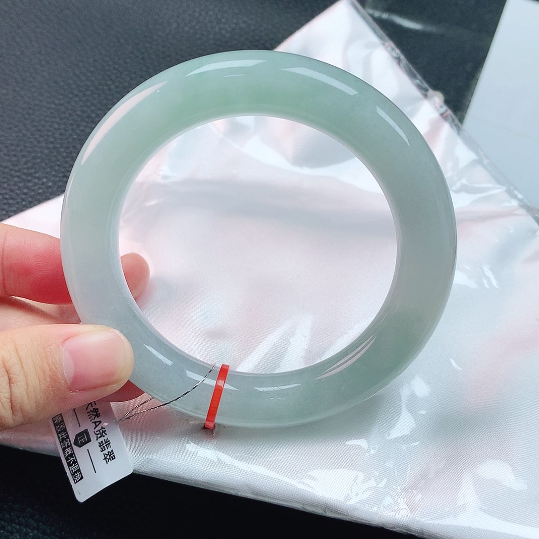 翡翠手镯未镶嵌57胖