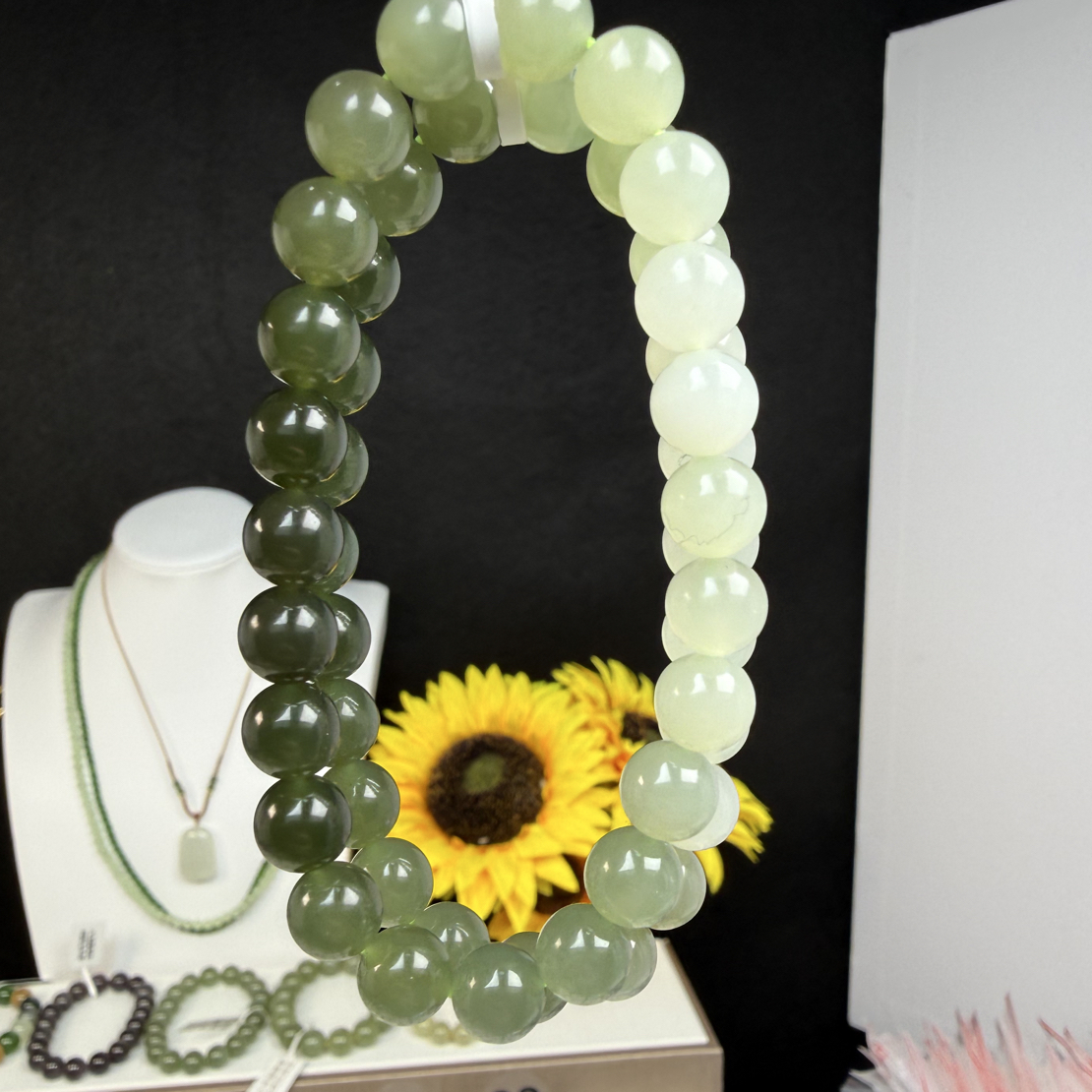 卡8mm天然和田玉晴水渐变时尚百搭圆珠手串多样性发货拍一发一