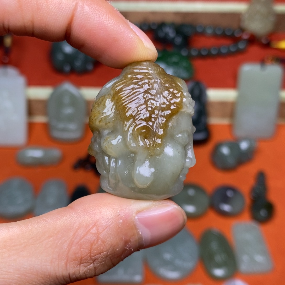 和田玉颈饰未镶嵌