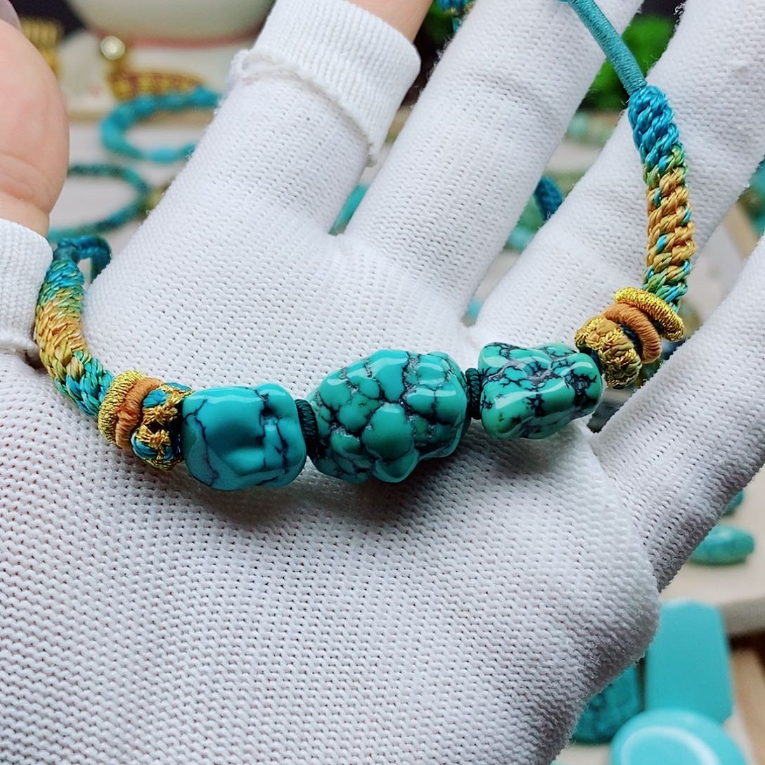 绿松石未镶嵌颈饰