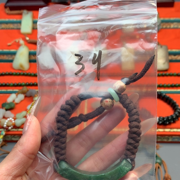 和田玉（糖玉）颈饰未镶嵌哥**寞