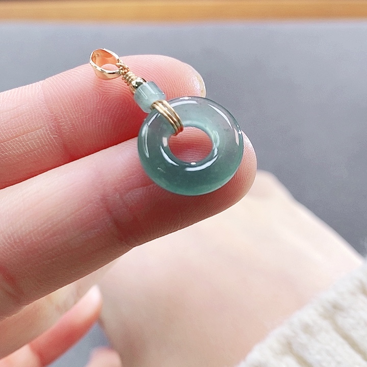 翡翠未镶嵌手镯（圆镯）