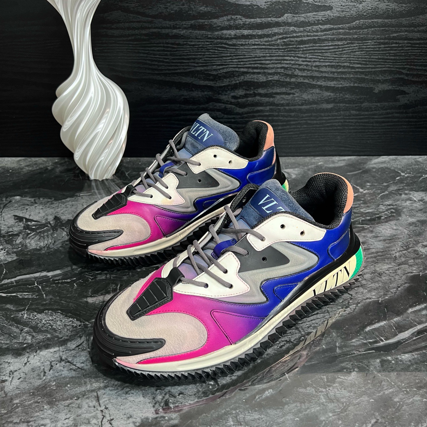 95新 Valentino/华伦天奴 2242/39码/彩色运动鞋休闲鞋
