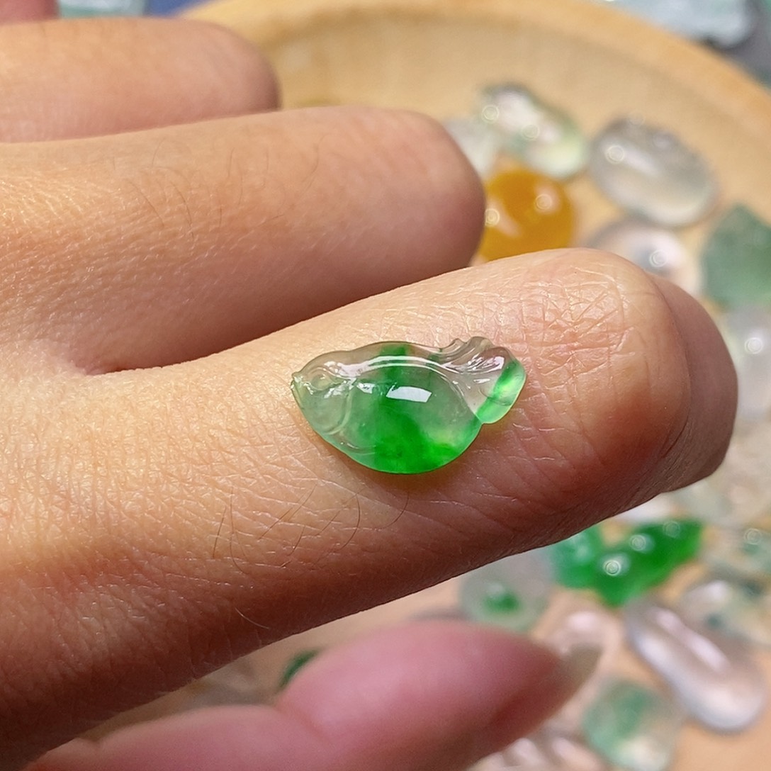 翡翠颈饰未镶嵌翡翠