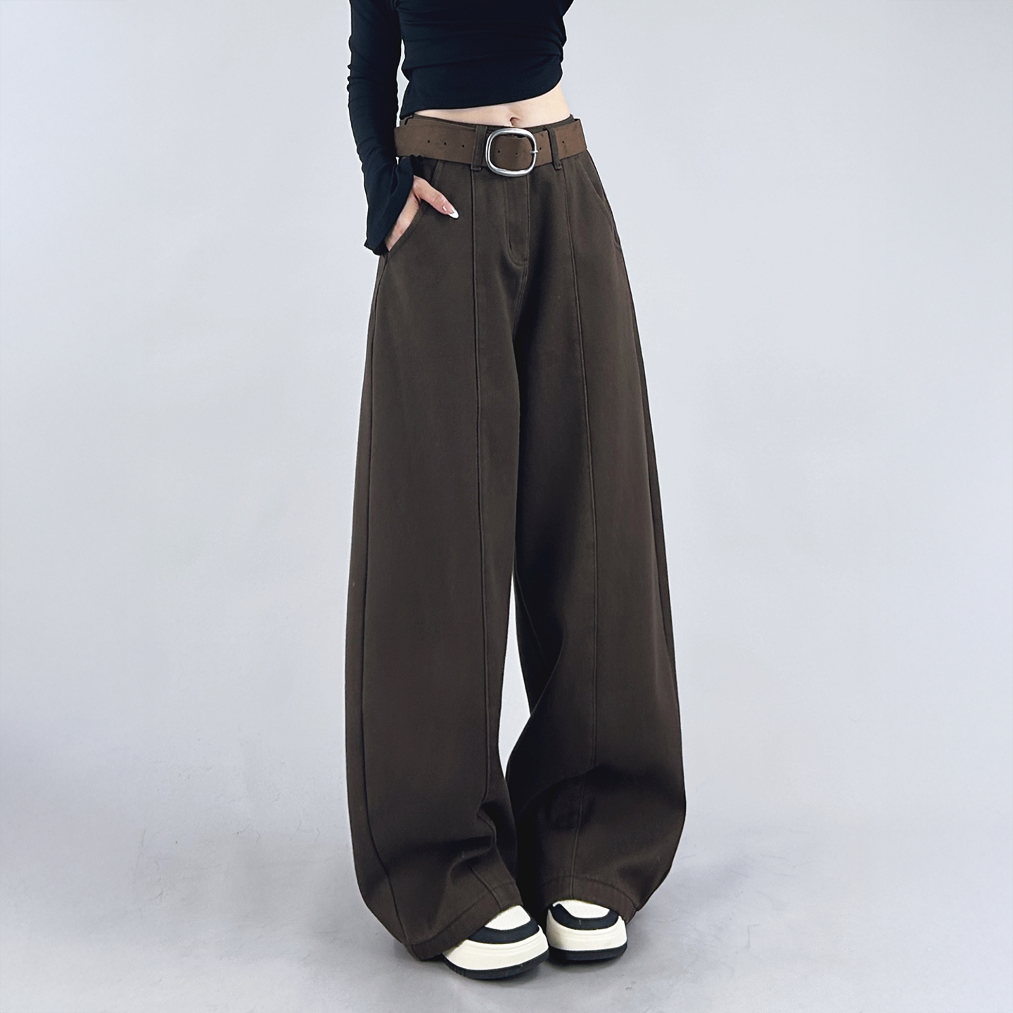 美拉德咖色阔腿弯刀牛仔裤女2025冬季新款加绒裤子宽松显瘦镰刀裤