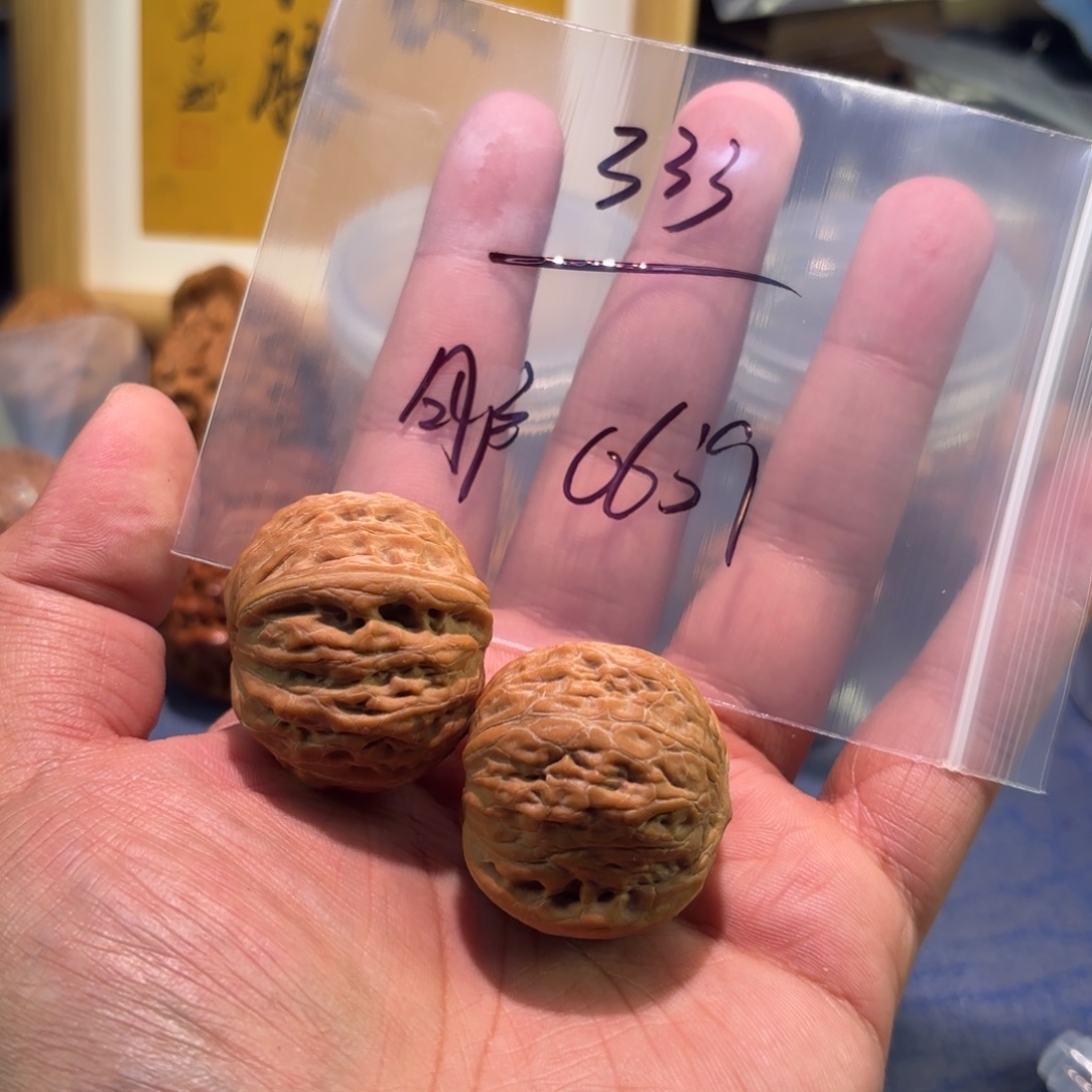 用***9桃核吊坠全品37.8铁锤妹妹！