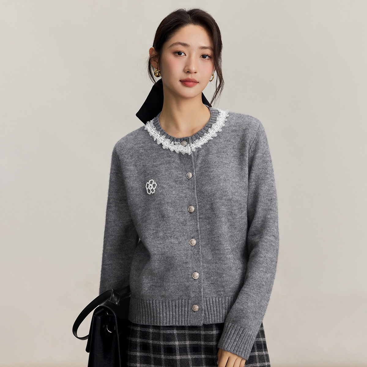 茵曼法式蕾丝拼接钉珠毛衣外套女2025秋冬气质休闲针织开衫