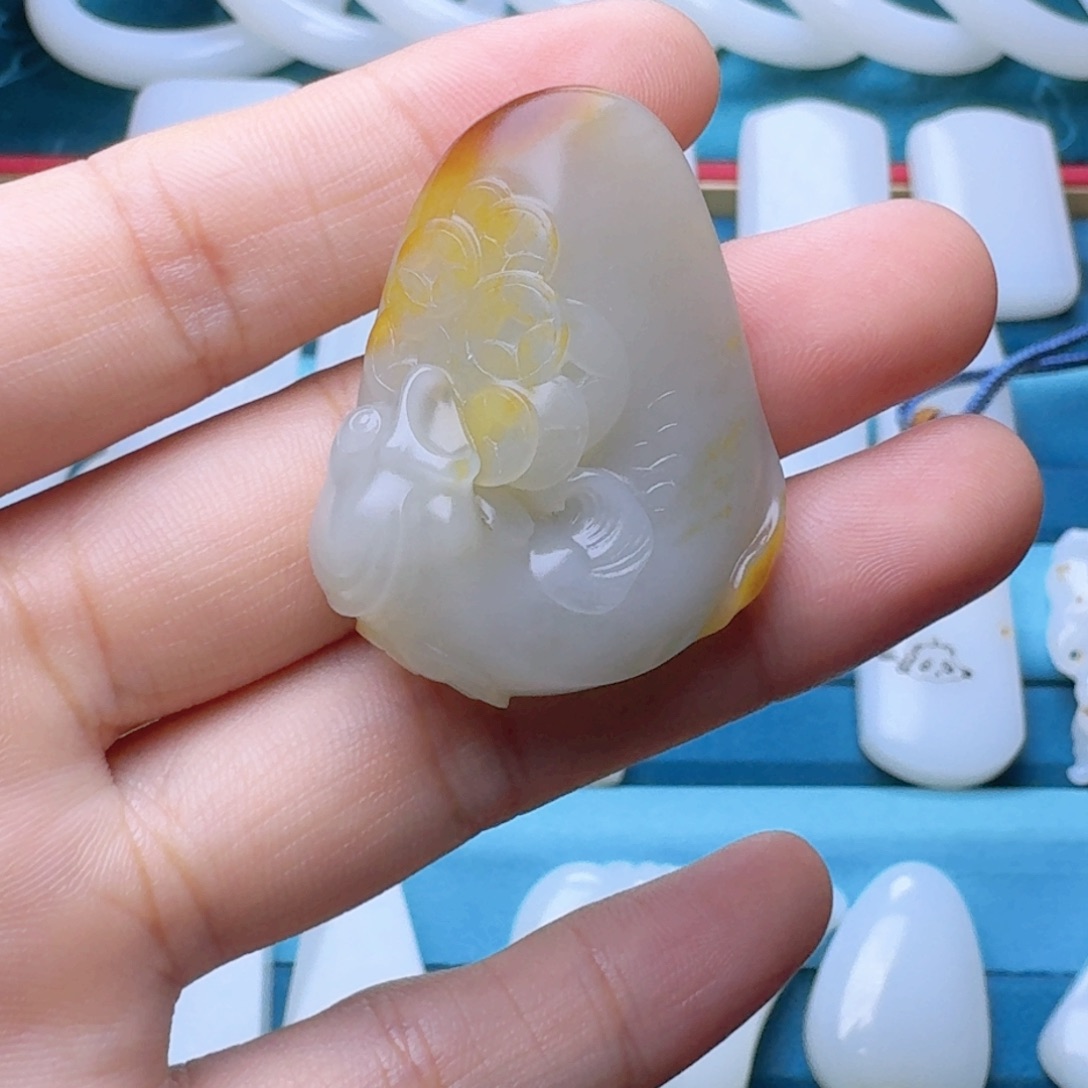颈饰未镶嵌和田玉