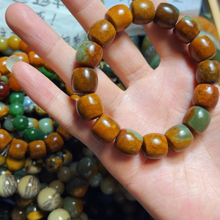 岫岩河磨玉（透闪石质玉）颈饰未镶嵌