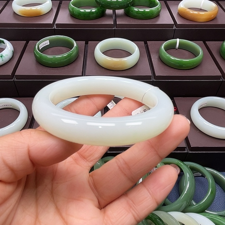 和田玉未镶嵌手镯5859