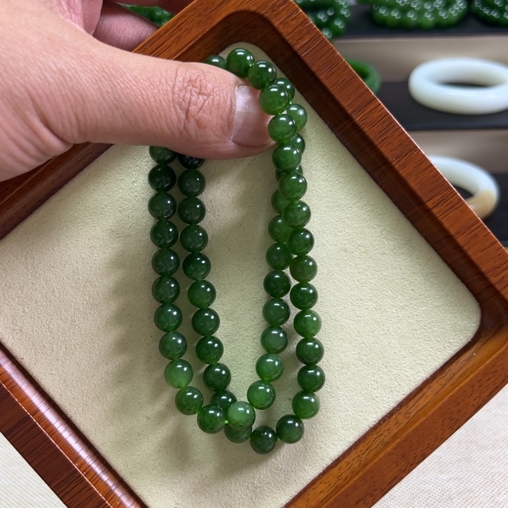 和田玉（碧玉）颈饰未镶嵌