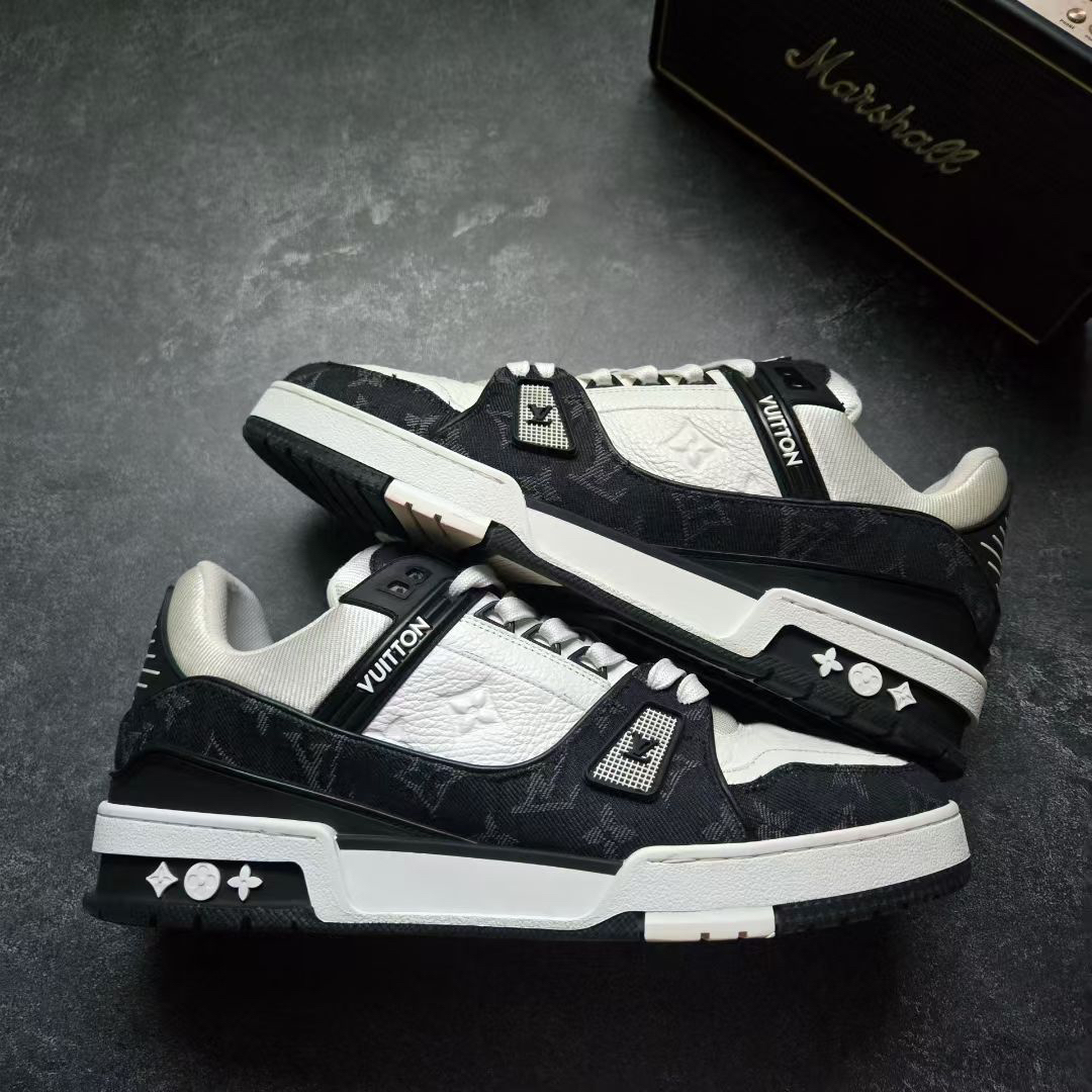 99新 LouisVuitton/路易威登 42码 TRAINER 黑白牛仔 鞋