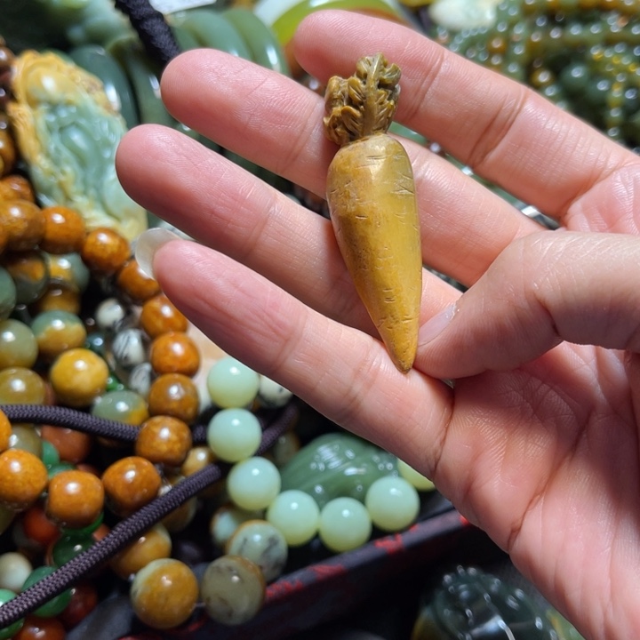 手链未镶嵌岫岩河磨玉（透闪石质玉）