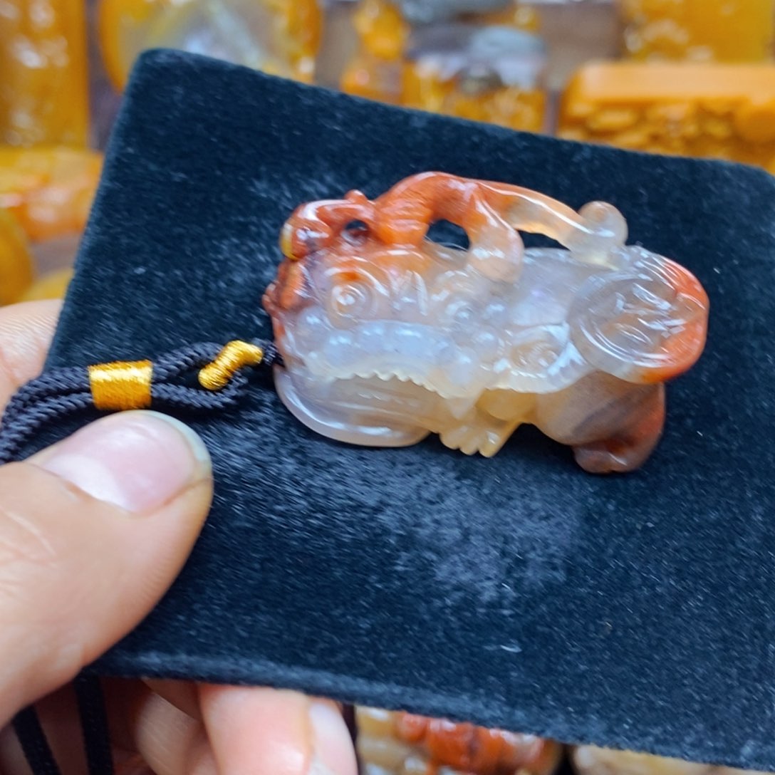 未镶嵌石英质玉（黄龙玉）吊坠(不含链)