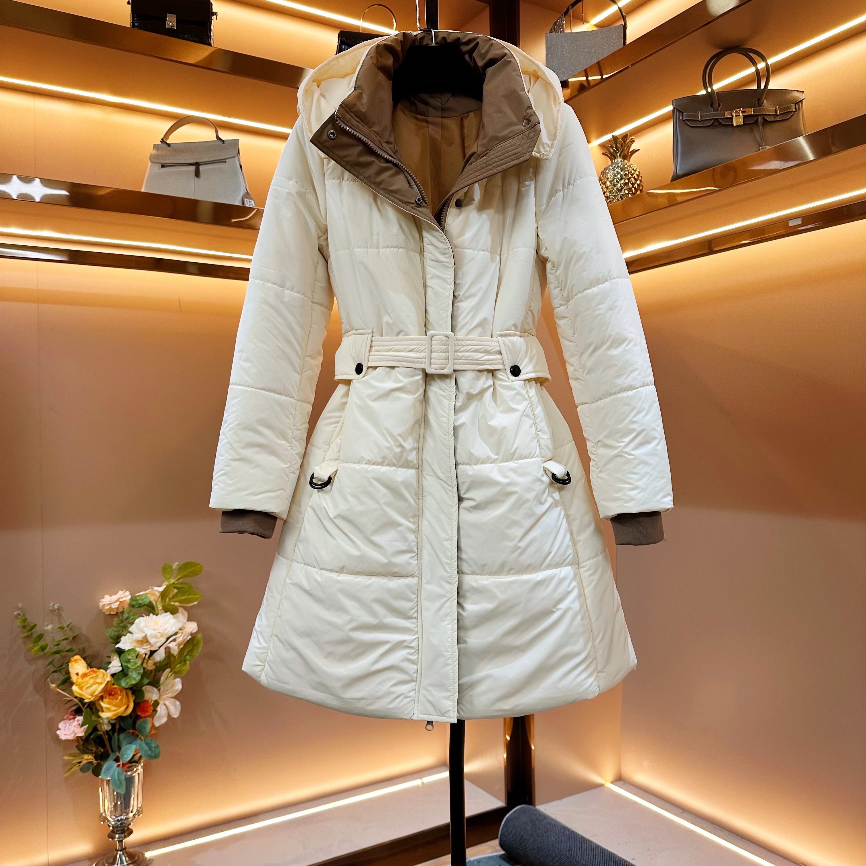 【皑皑白雪】[晖晖]轻奢设计款优雅气质修身时尚收腰棉服外套-88280