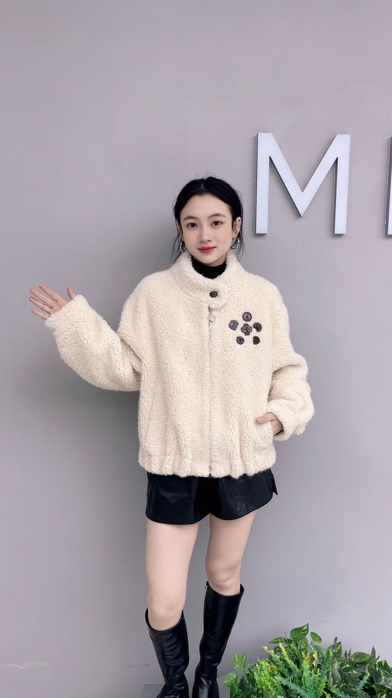 2025冬季新款休闲百搭短外套加厚保暖毛毛女装立领外套