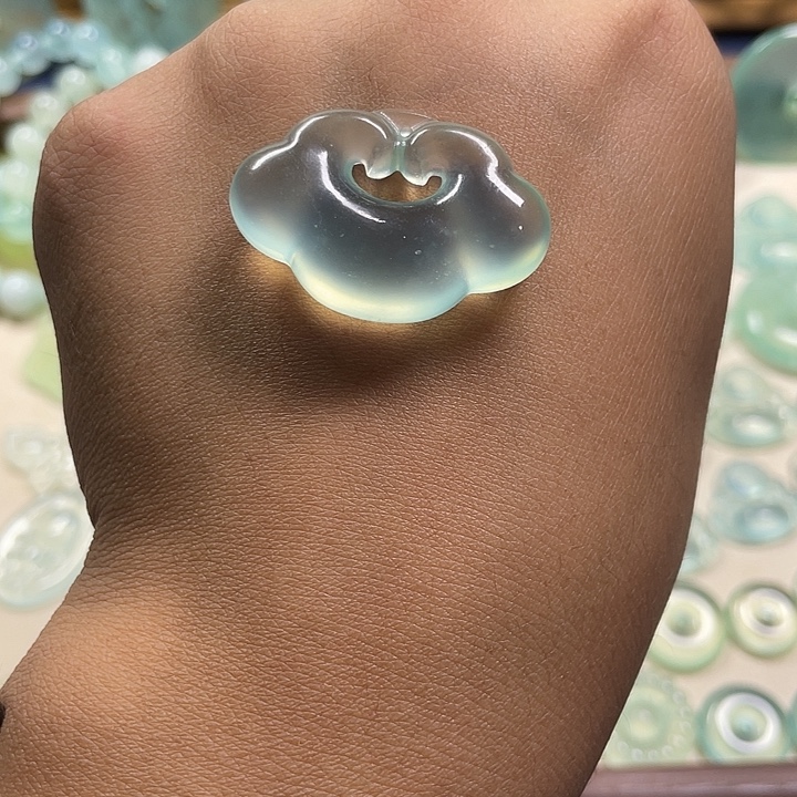 草***黄蛇纹石玉合金颈饰