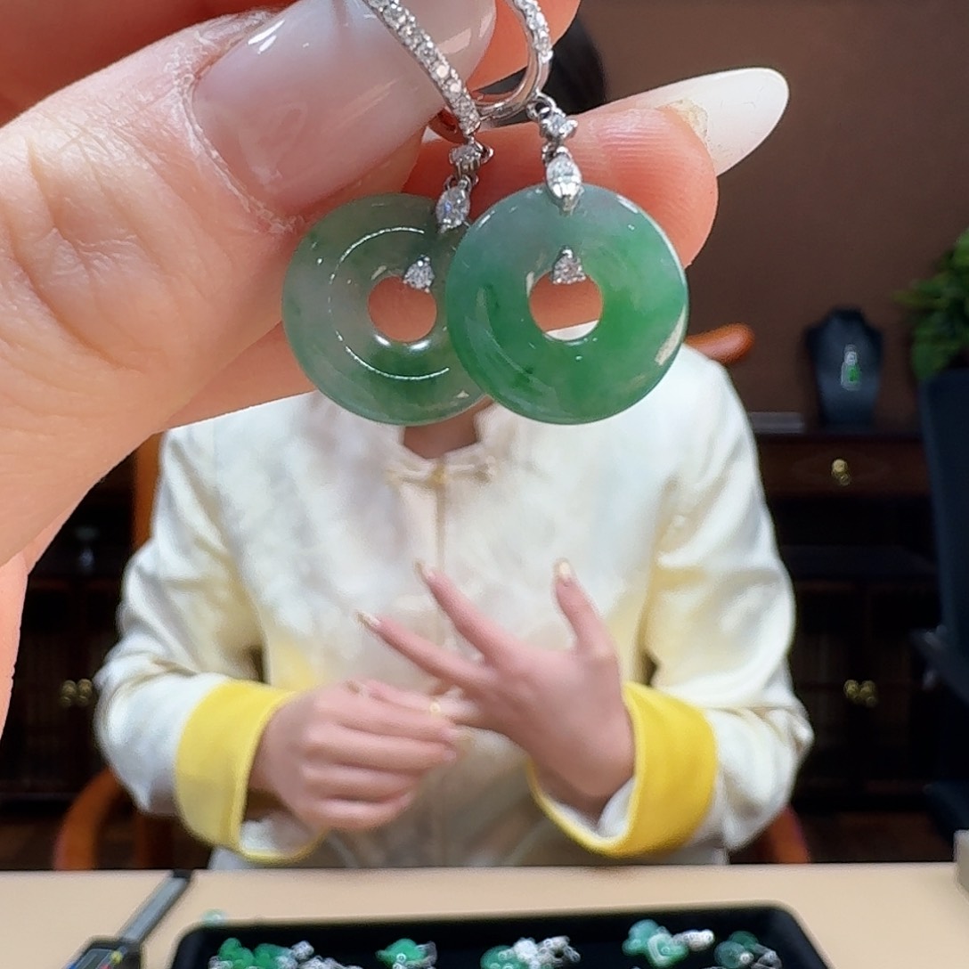 翡翠耳饰18K金镶嵌耳饰