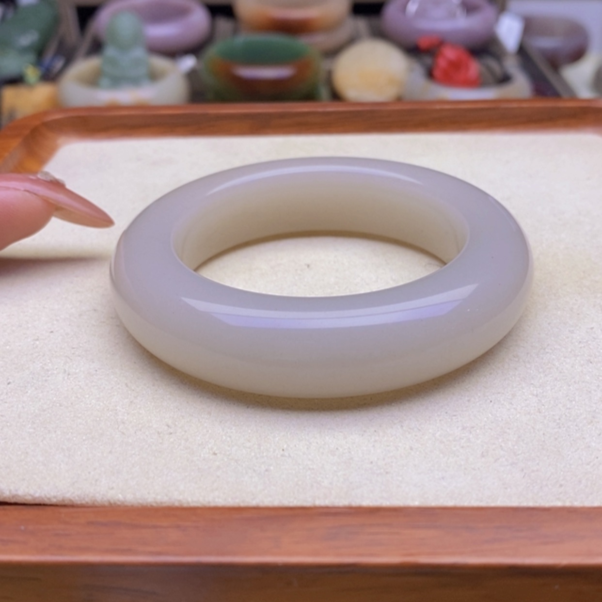 【闪购商品】石英质玉手镯未镶嵌