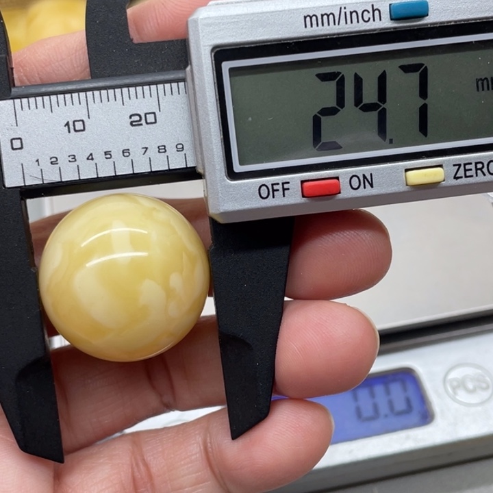 琥珀裸石未镶嵌蜜蜡