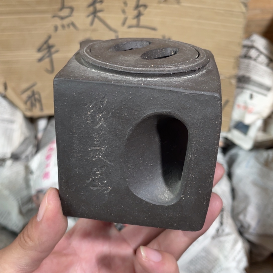 紫砂茶壶老厂紫砂壶一件。