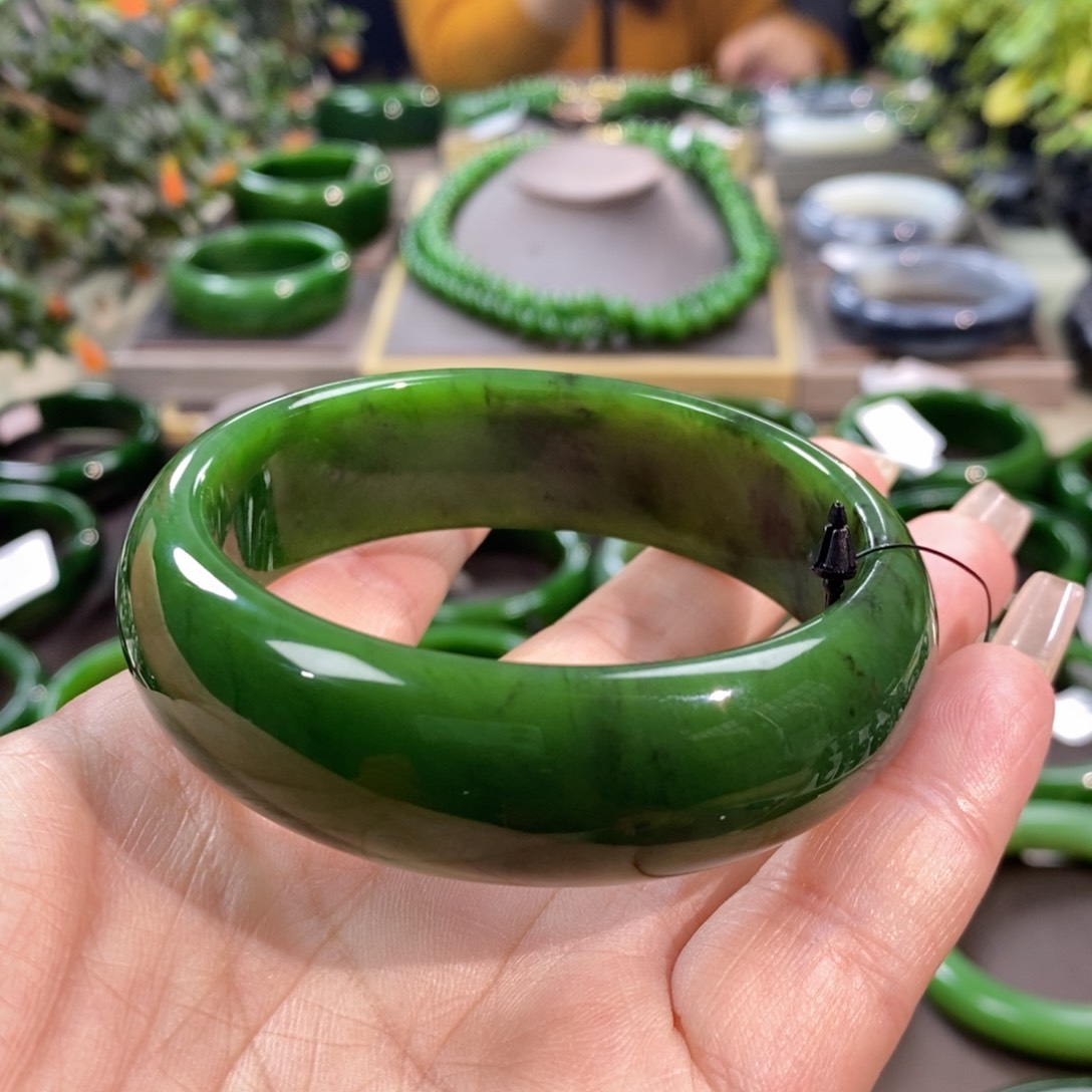 和田玉（碧玉）手镯未镶嵌