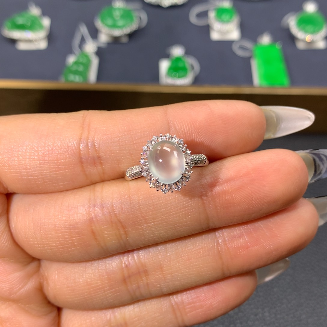 翡翠戒指18K金镶嵌翡翠