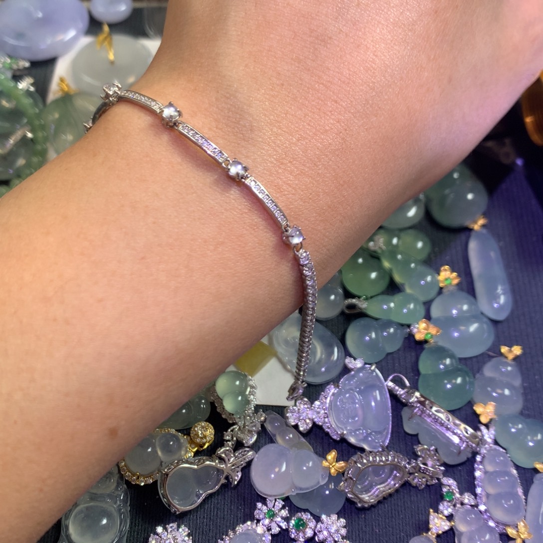 玳****翡翠银S925镶嵌手链高冰蛋面手链