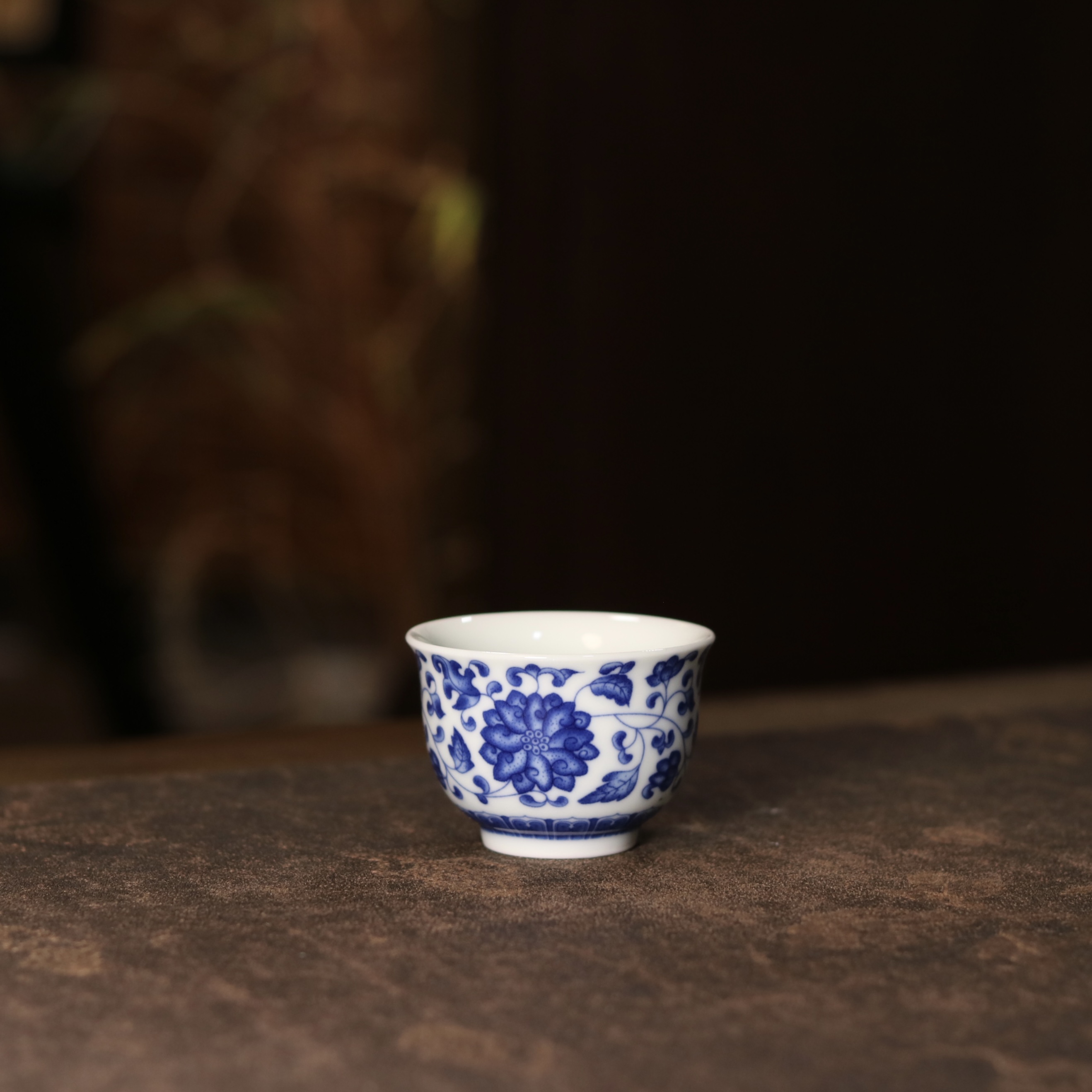 景德镇缠枝莲主人杯