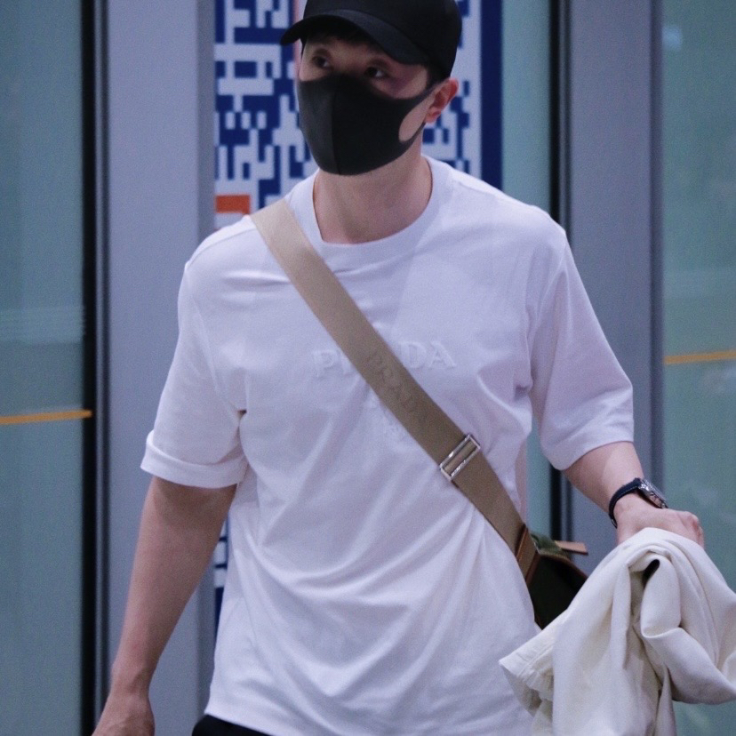 99新 Prada/普拉达 3660白色字母Logo绒纹圆领短袖T恤/L码/98新