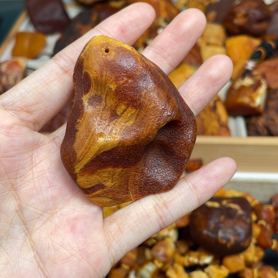 琥珀珠宝奇石未镶嵌