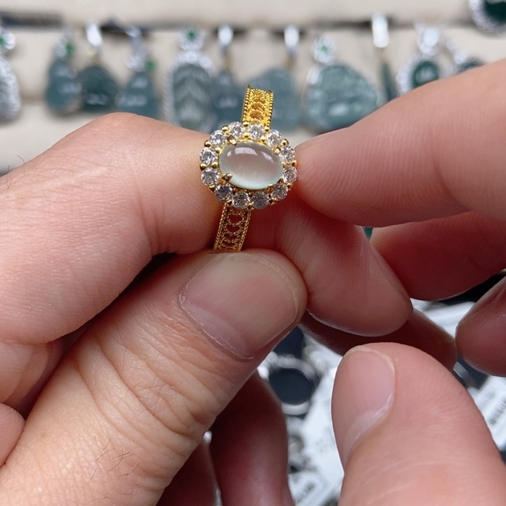 翡翠未镶嵌戒指戒指