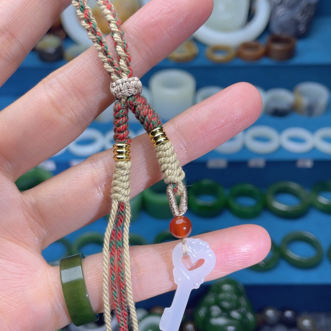 和田玉吊坠未镶嵌