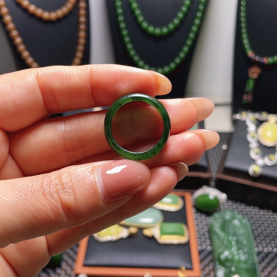 和田玉未镶嵌戒指