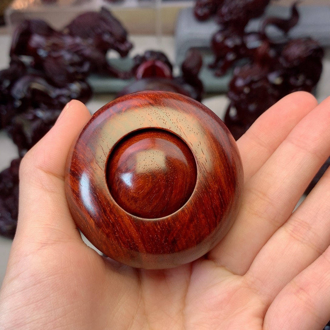 【闪购商品】檀香紫檀（小叶紫檀）一**秋