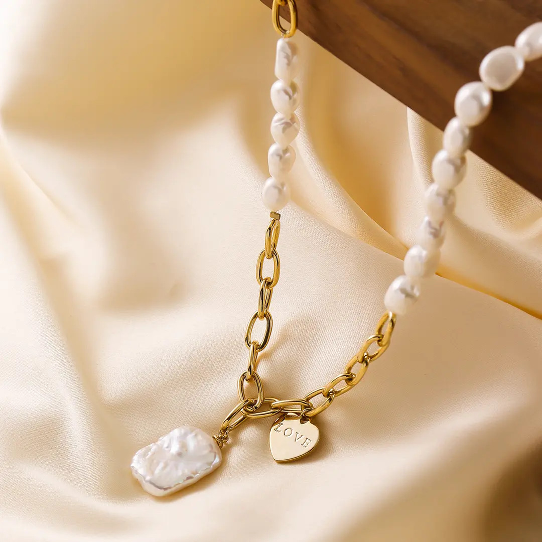 铜合金贝壳吊坠 项链拼接设计心字母锁骨链时尚气质项链百搭颈链