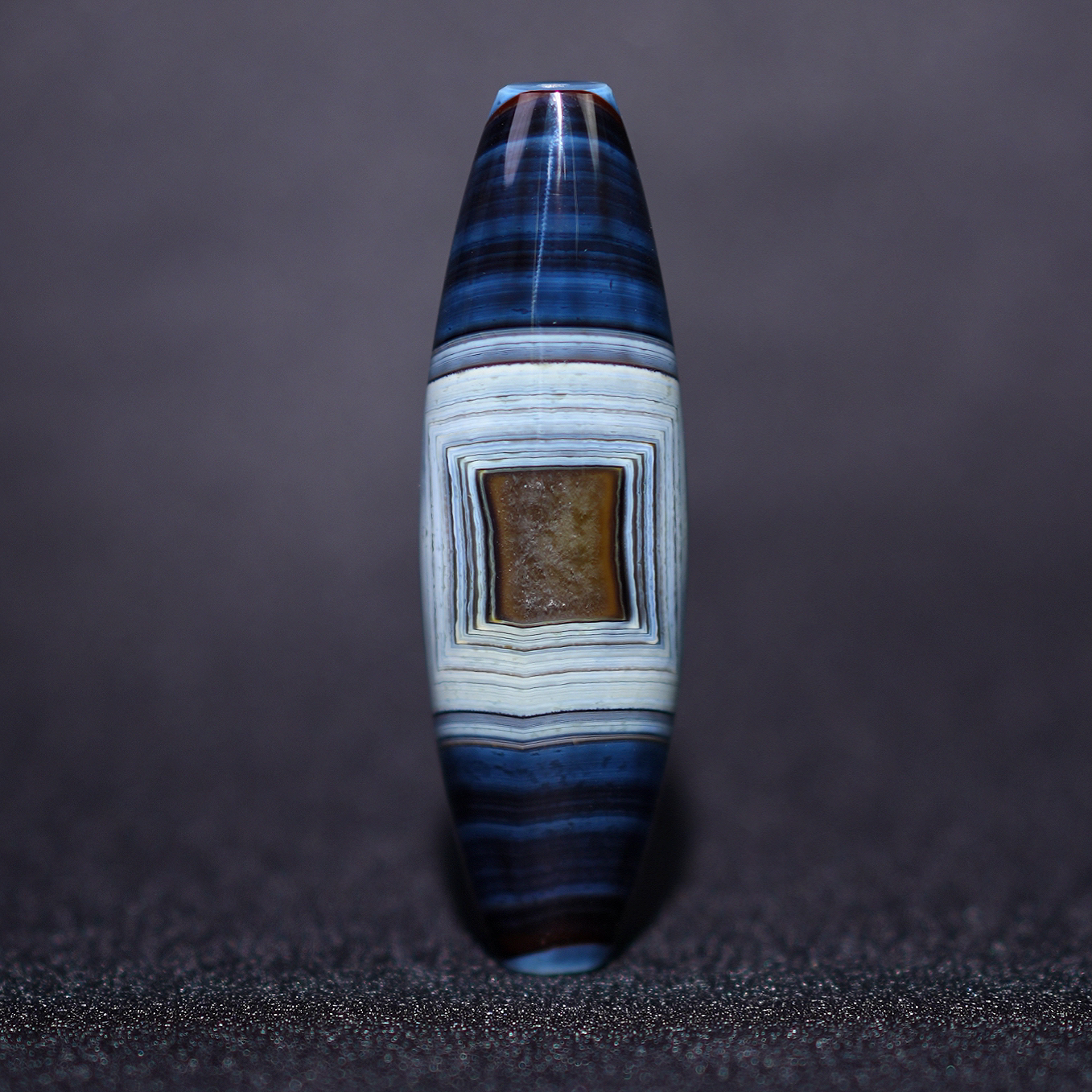 精品蓝沁水晶方眼天圆地方缠丝玛瑙