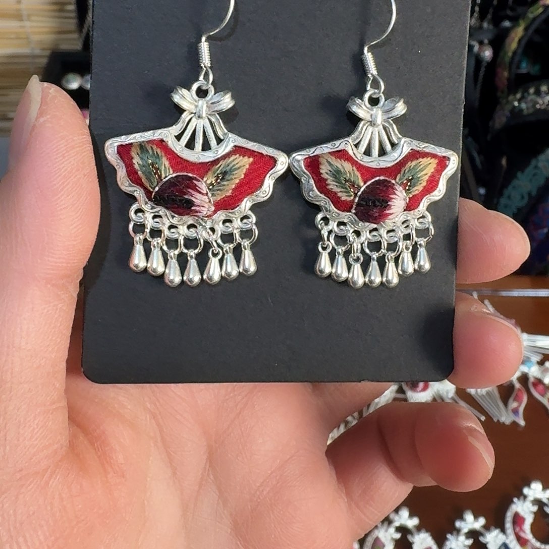 织绣民族风刺绣耳环