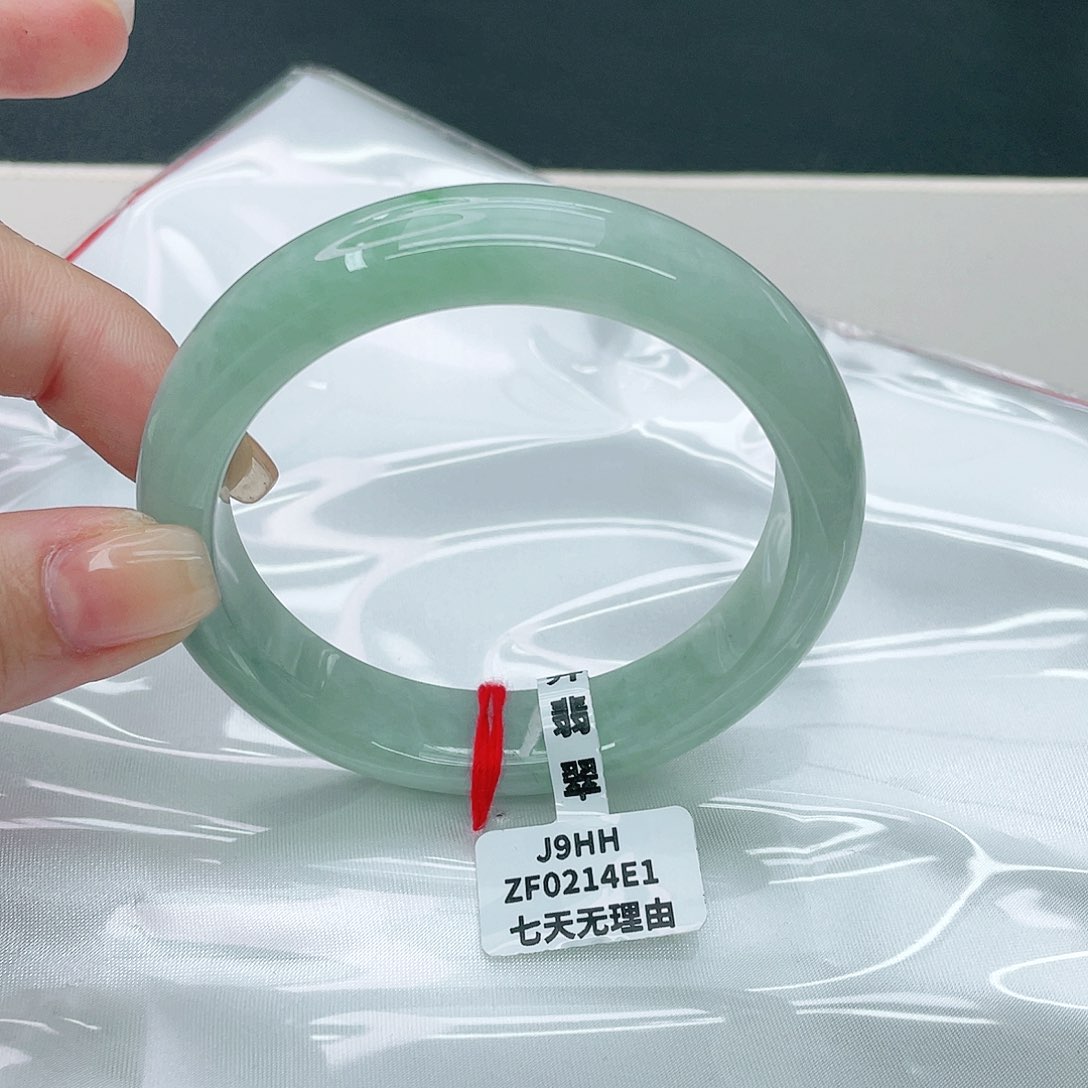 翡翠手镯未镶嵌正59.7