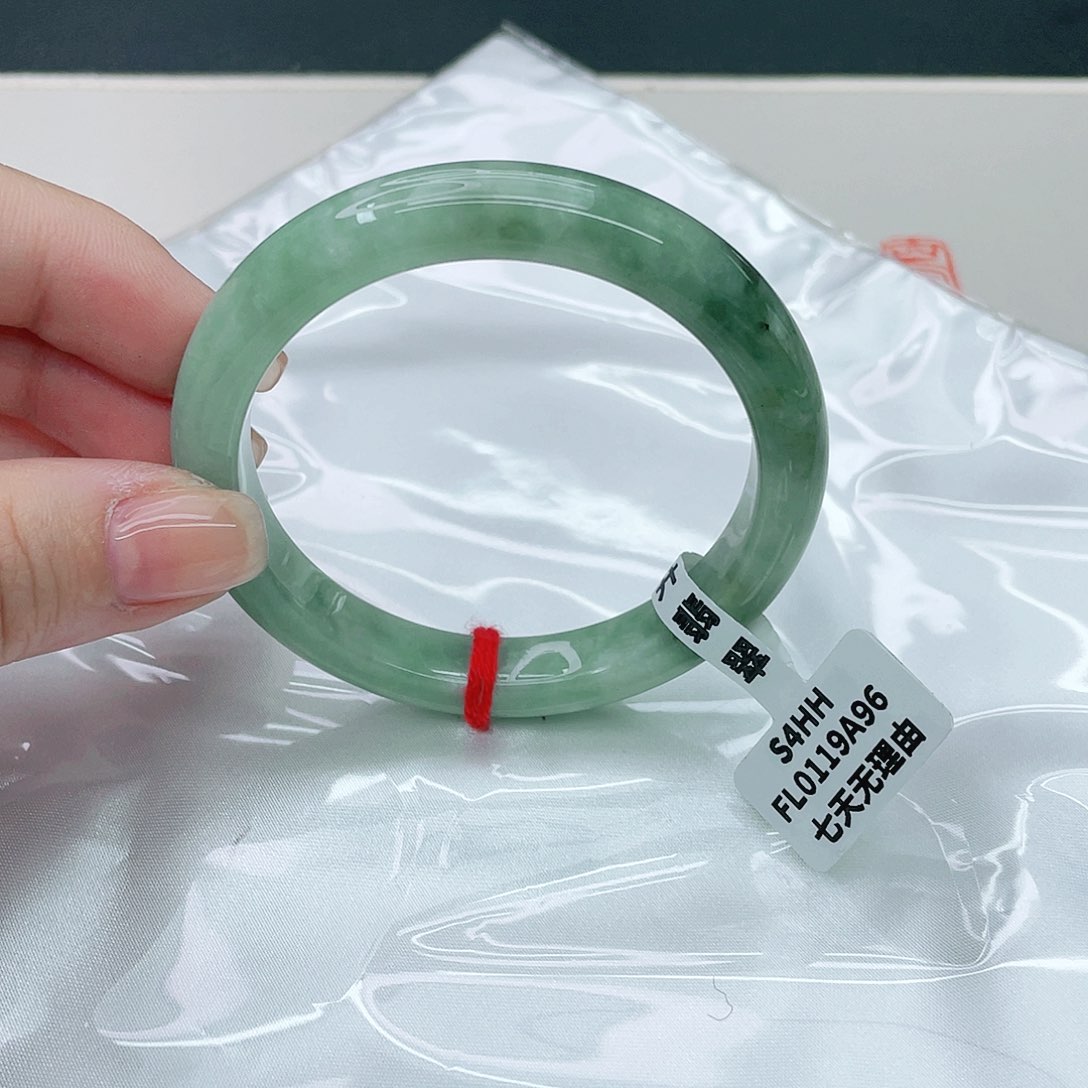 翡翠手镯未镶嵌正54,5