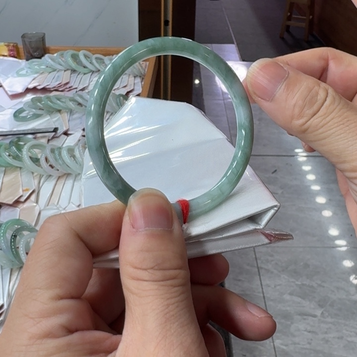 翡翠手镯未镶嵌纯天然缅甸翡翠A货买断