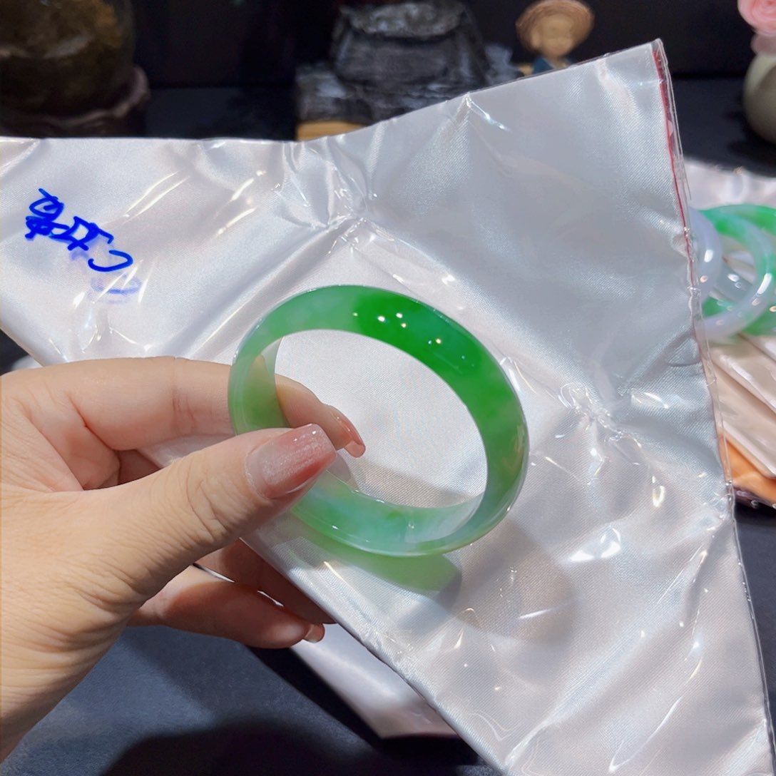 未镶嵌手镯翡翠翡翠手镯55贵妃