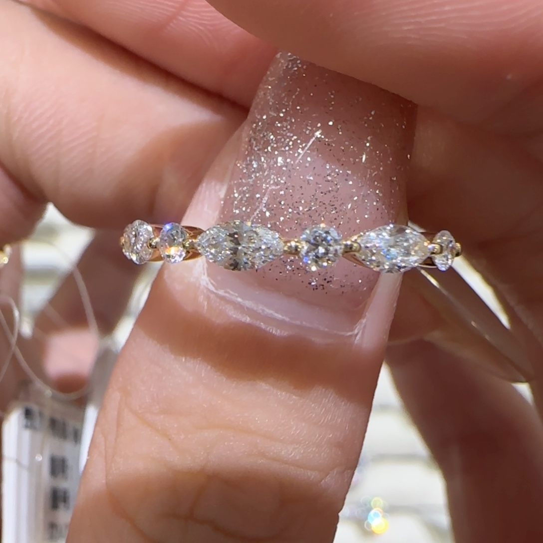 实验室培育钻石18K金镶嵌马眼排戒