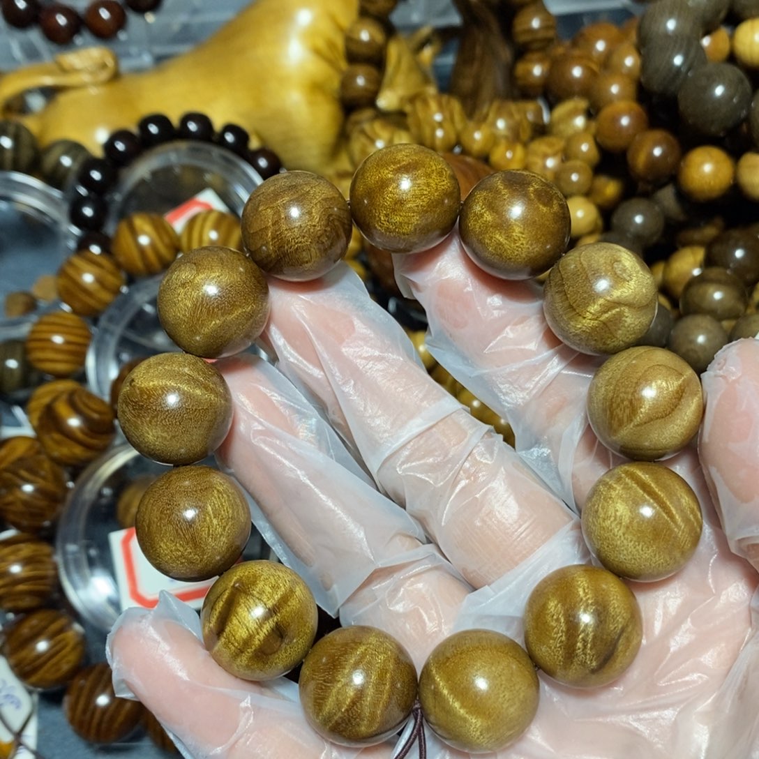 金丝楠木雕工艺品18