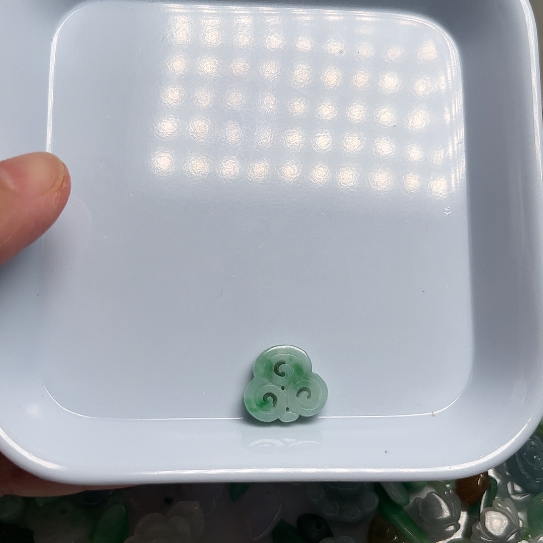 颈饰未镶嵌翡翠天然翡翠
