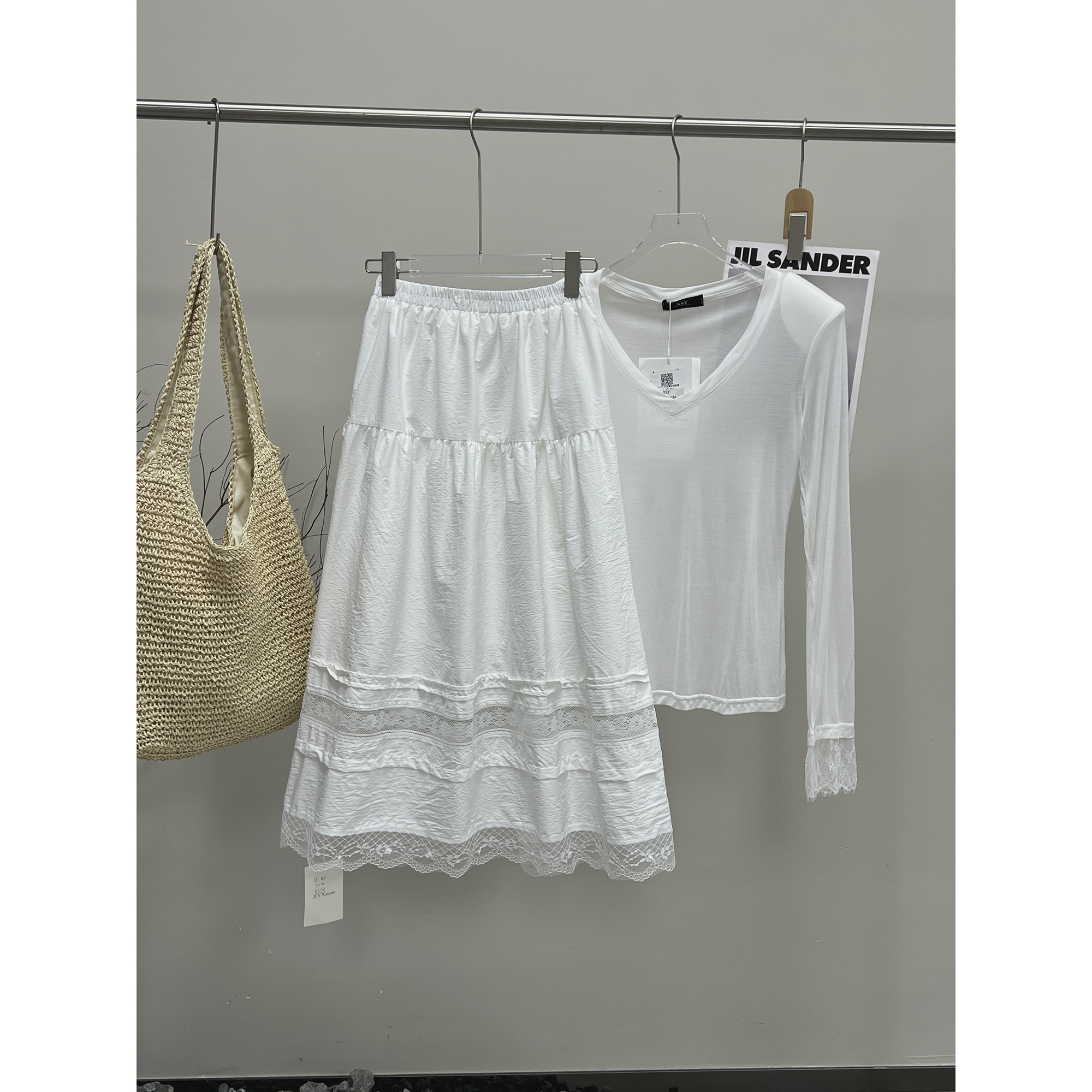 蕾丝拼接白色速干半身裙301（清）