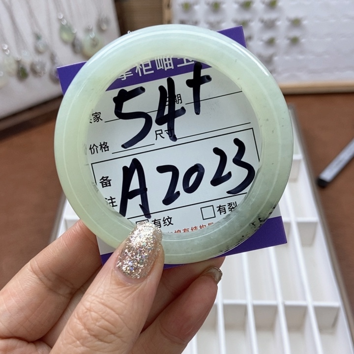 岫玉手镯手镯未镶嵌