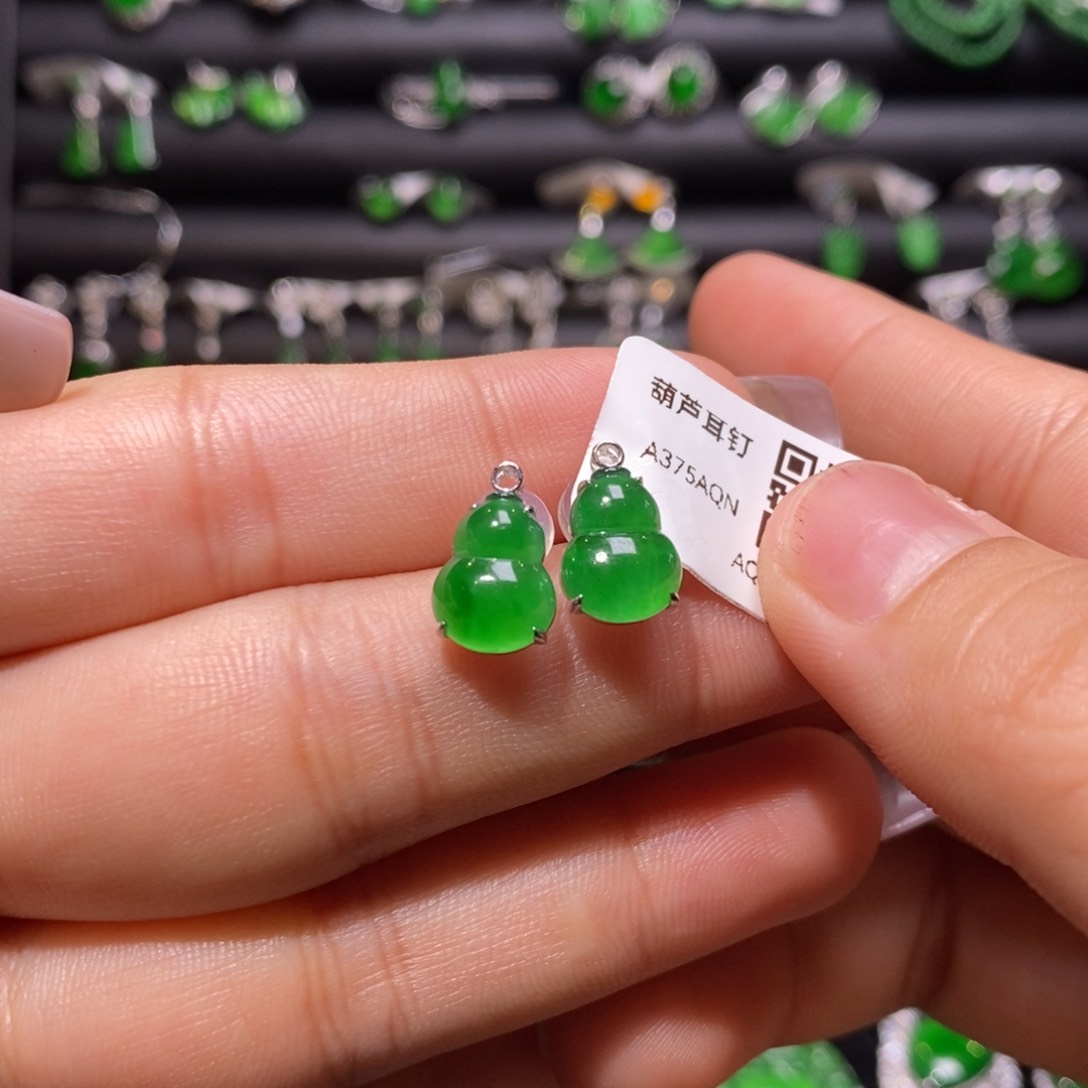 翡翠耳饰18K金镶嵌天然翡翠