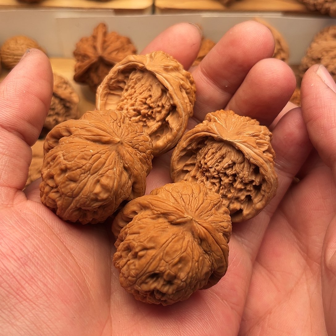 兜***情文玩核桃吊坠蛇头