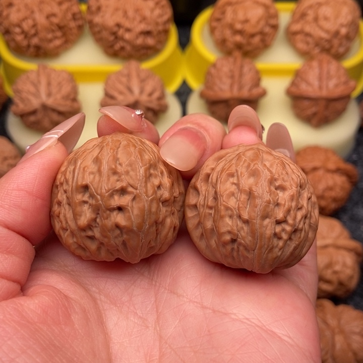 文玩核桃把件一*然34全品铁锤